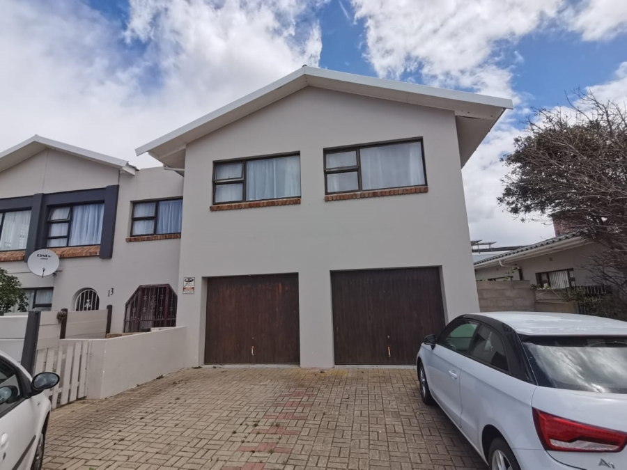 7 Bedroom Property for Sale in Hartenbos Central Western Cape